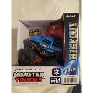 NEW BRIGHT R/C BIGFOOT Monster Truck 1:43 scale 2.4 GHz Lights Up 0106